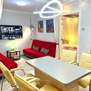 Camp Nou, Europa Fira - Modern Two-bedroom With Heating Апартаменты